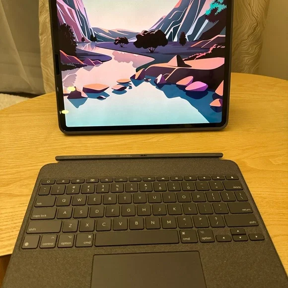 Logitech Combo Touch iPad Pro 12.9'' 5th & 6th Gen Keyboard Case Tablet Keyboards